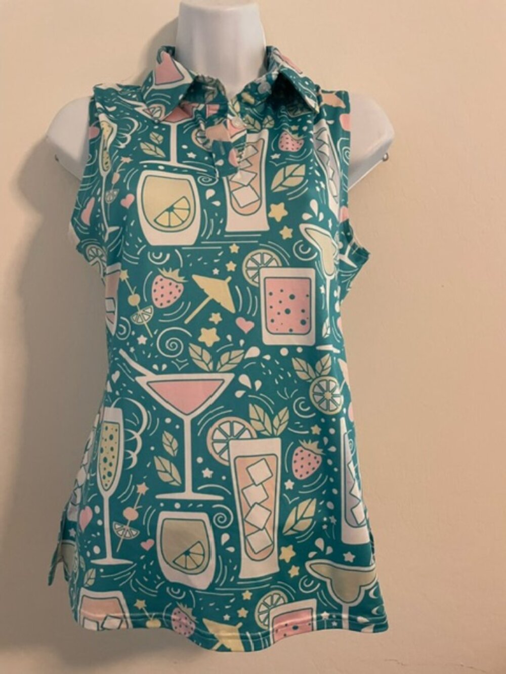 Golf Gentry Sleeveless Polo - size Small EUC Cocktail print FUN!!!